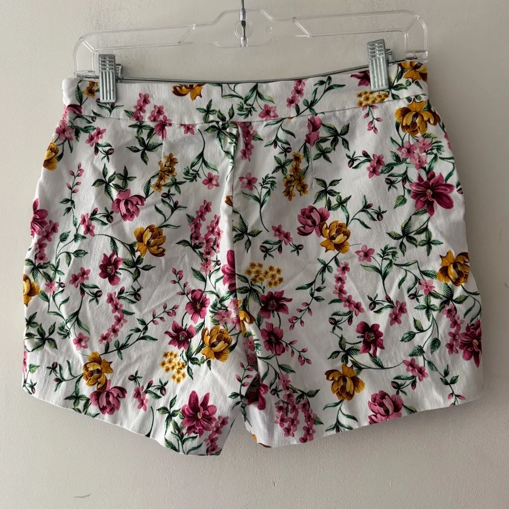 White House Black Market Women's Floral Nylon Rayon Stretch Pull On Shorts - Image 3
