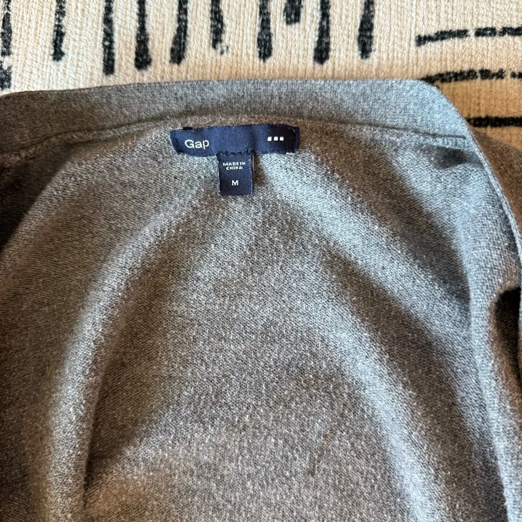 GAP Charcoal Women's Cardigan Sweater - Image 4