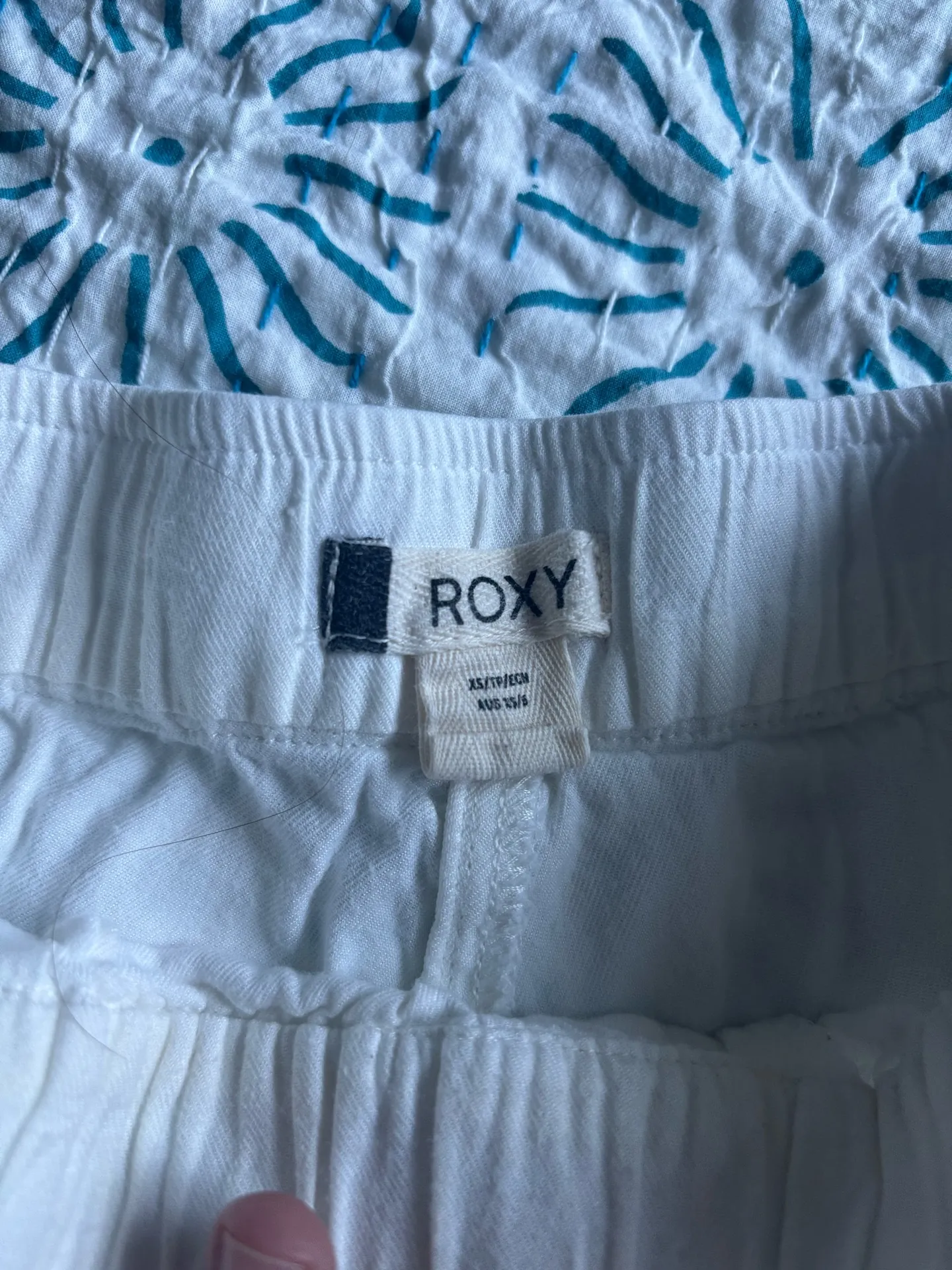 roxy white shorts - Image 2