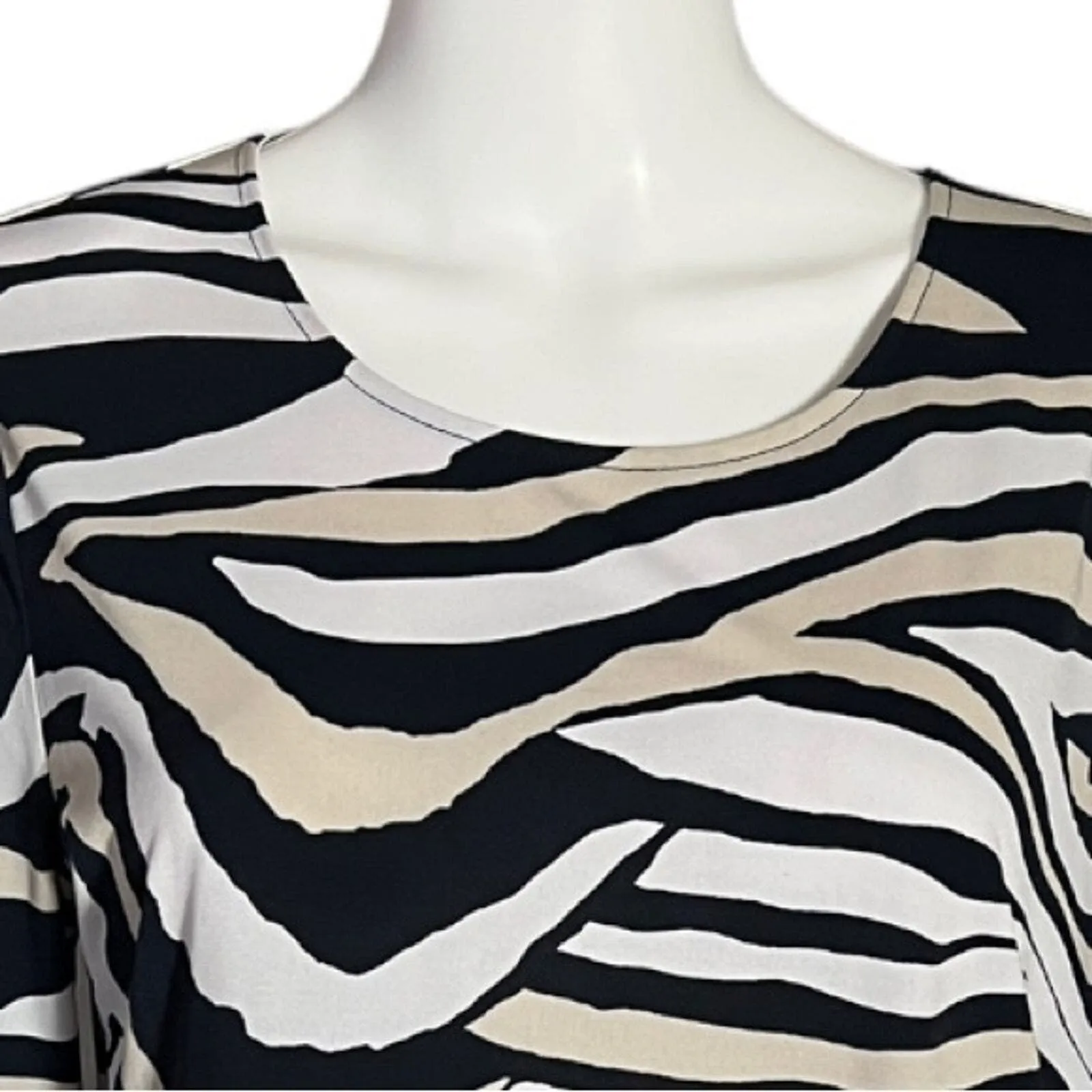 Chicos Shirt Womens Small White Black Tan Animal Print Edgy Casual Slinky Travel - Image 4