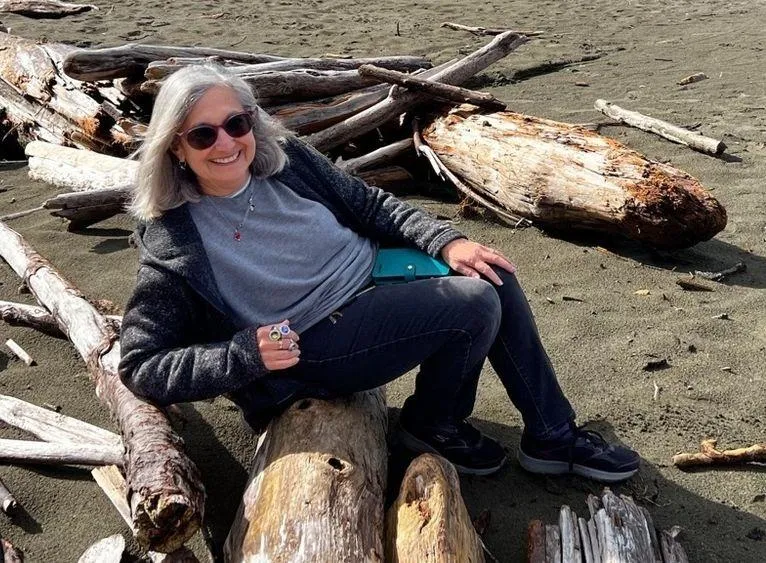 Handcrafted ring made with light sapphire Swarovski crystal size adjustable Gold - Image 5