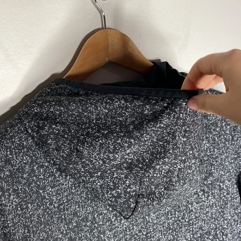 Outdoor Voices Slipstream windbreaker lightweight hooded jacket size S - Image 8