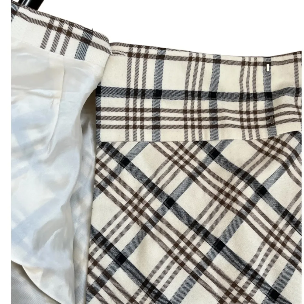 Limited Women’s plaid pleated skirt size 0 - Image 2