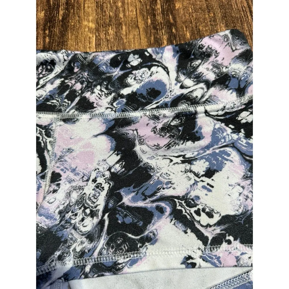 Fleo Original Swirl Exercise Shorts Sz Medium - Image 2