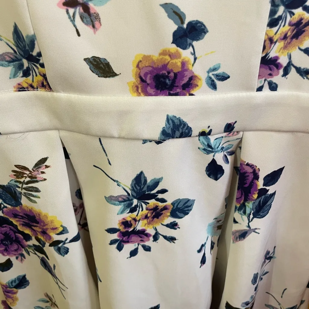 Francesca's Collections White Floral Dress Size XS - Image 2