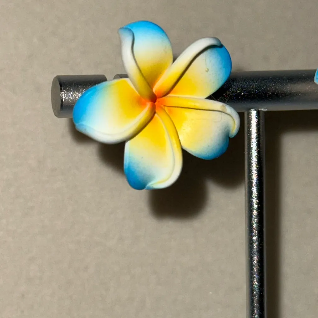3D Hawaiian Plumeria Flower Pierced Stud Earrings Blue & Yellow - Image 2