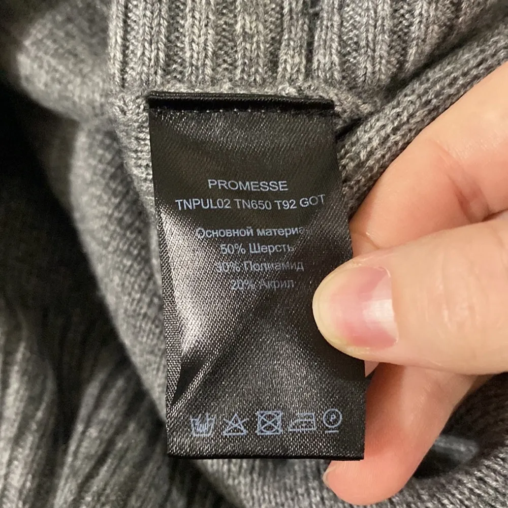 Tara Jarmon Promesse grey wool chunky knit button accent v - Image 13