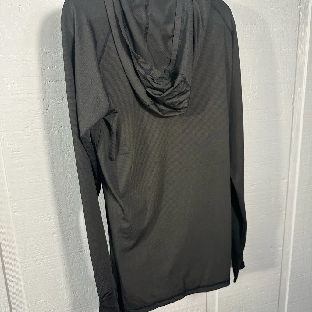 We Fit Women’s Black Quick Dry Hoodie Size Medium NWT - Image 4
