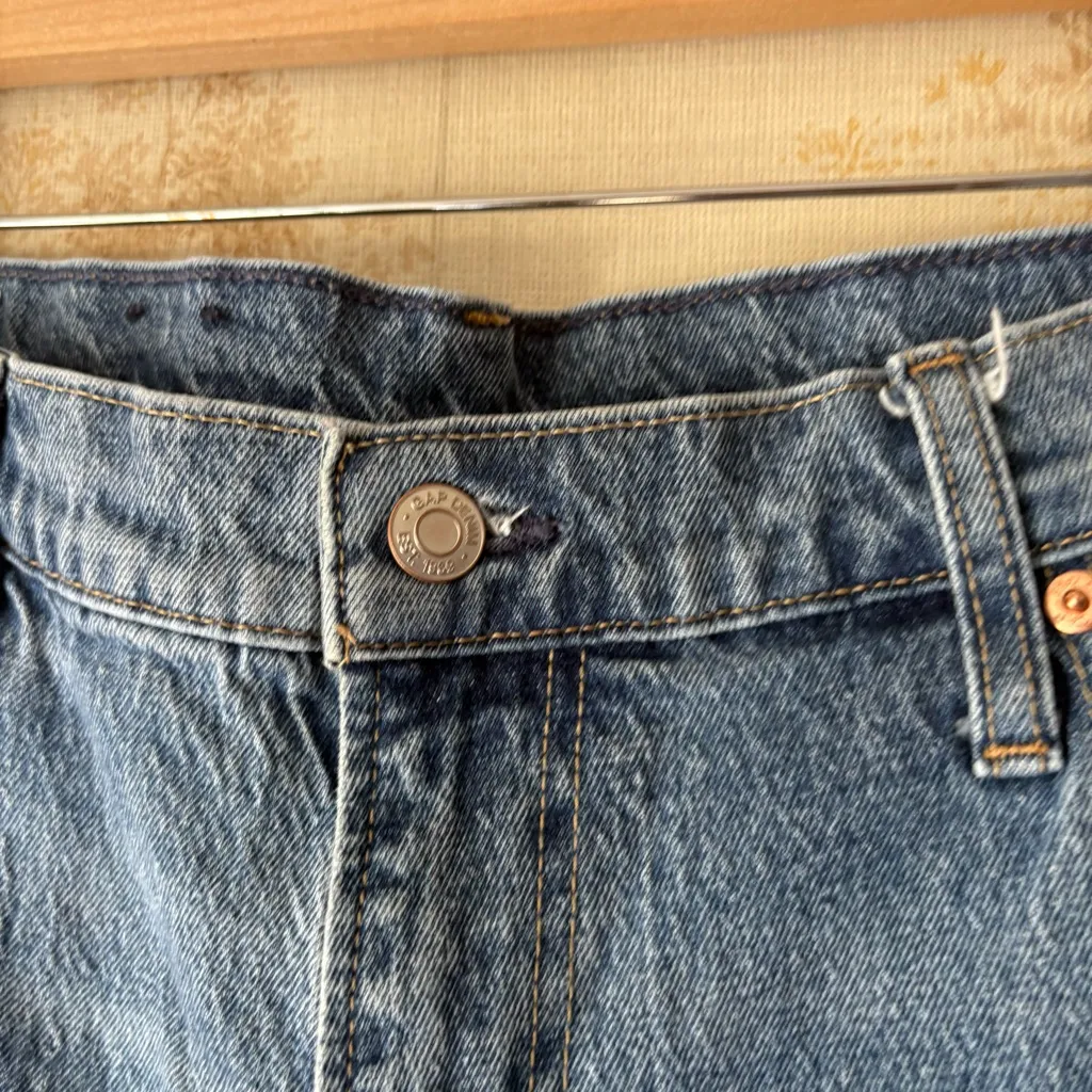 GAP Mom Jean High Rise medium wash denim jeans straight leg 14 Tall 32 inseam - Image 3