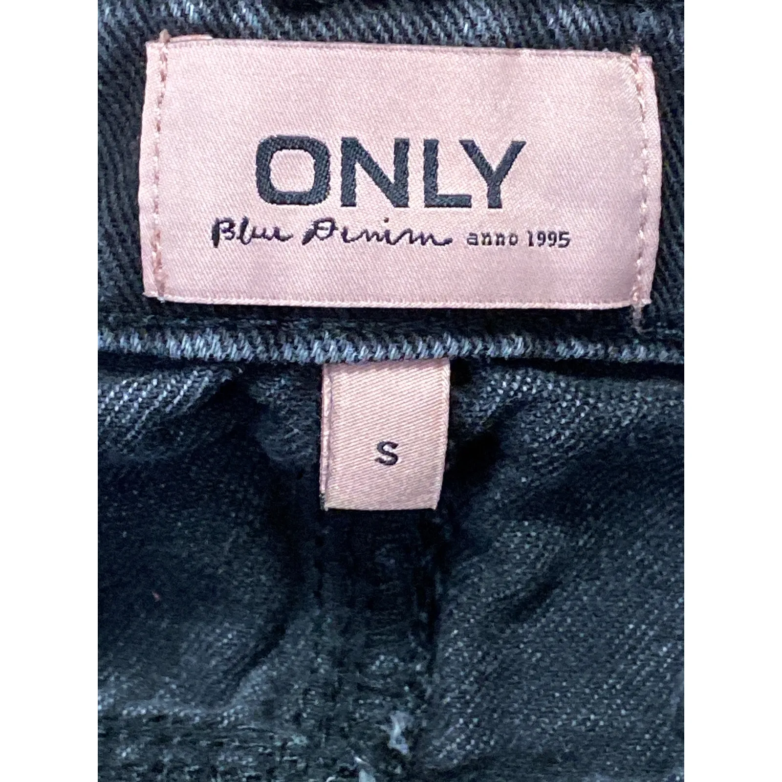 ONLY Women's Black High Rise Cuffed Boyfriend Skater Denim Jean Shorts Size S - Image 4