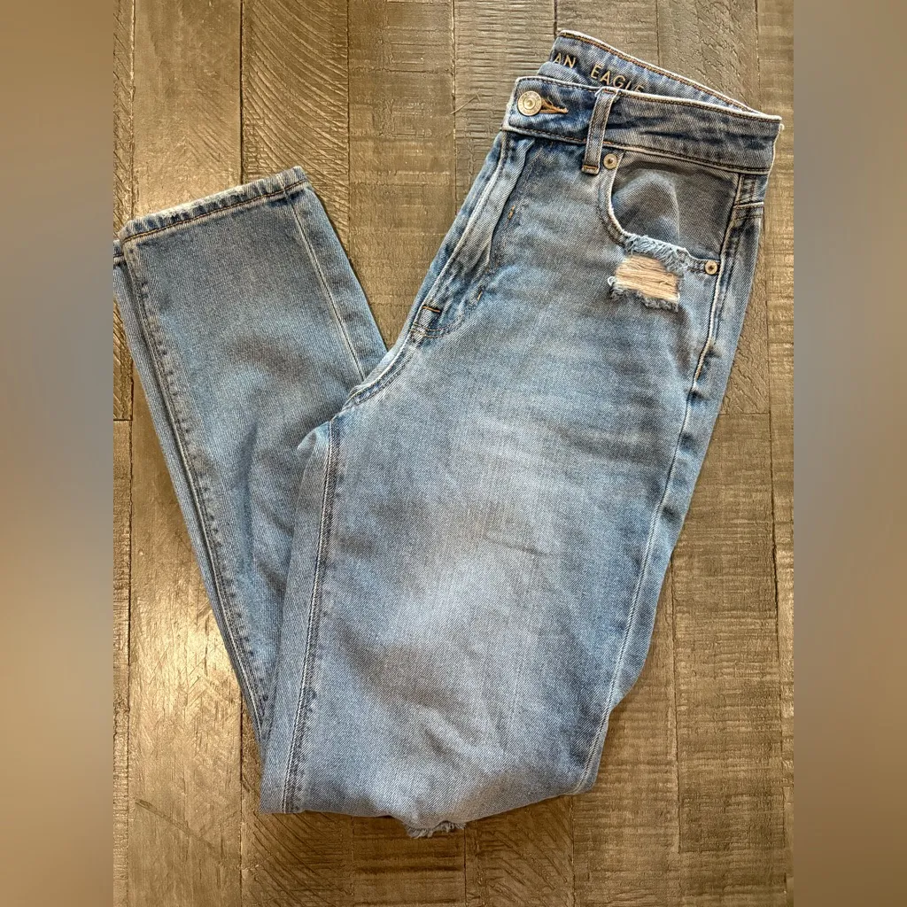 American Eagle Outfitters Light Blue Distressed Mom Jeans- Size‎ 2 - Image 2