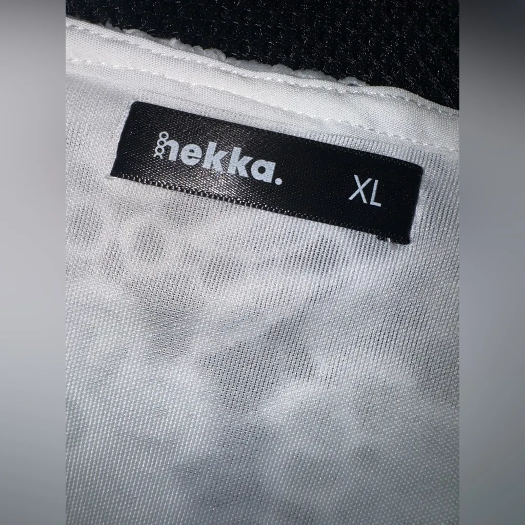 Chic White Lace Button - Image 6