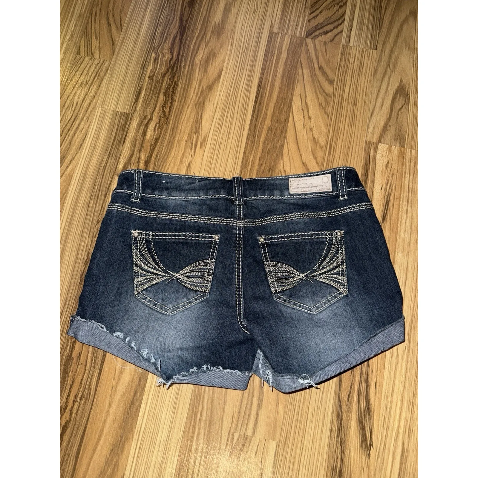 Almost‎ Famous Y2K Sz 5 Junoirs Distressed Jean Denim Shorts Low Rise - Image 5