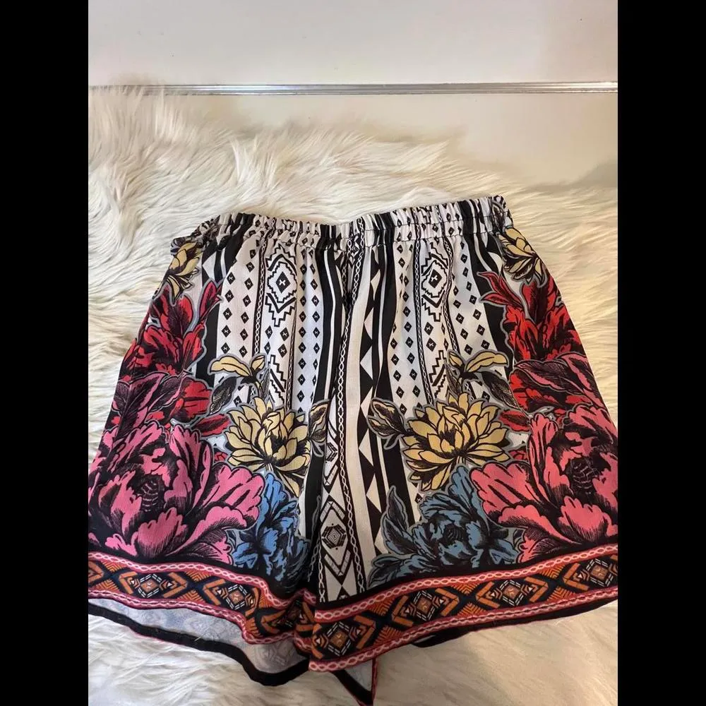 Jealous Tomato Multi Color Boho Shorts size Small - Image 3