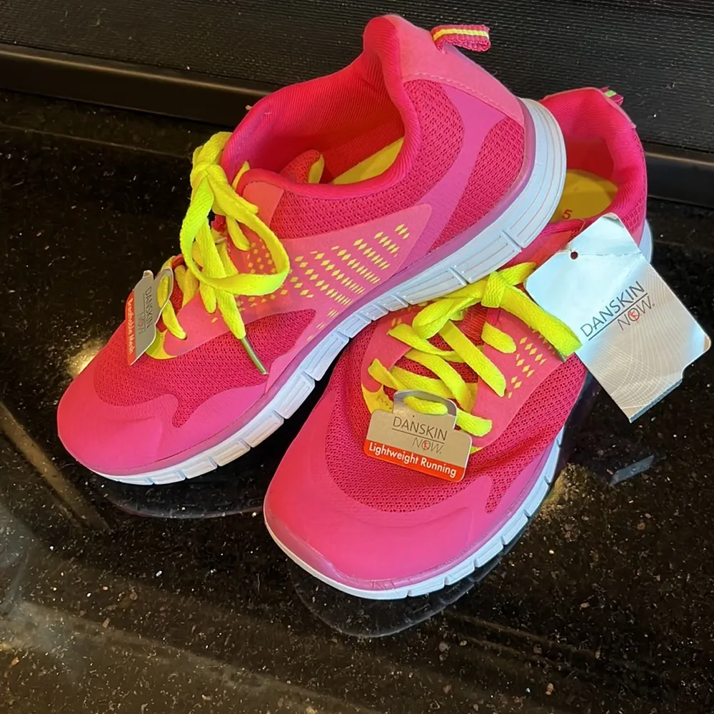 Running Shoes pink Lightweight White Sole Neon Yellow Laces Womens 5 - Image 2