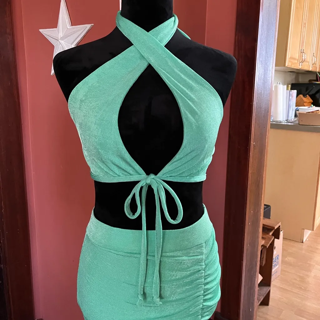 Discovery NWT- two piece skirt set - Image 4