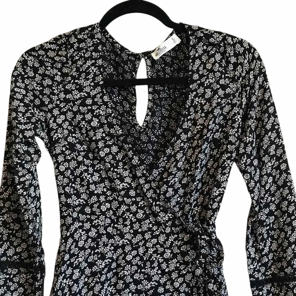 Hollister Black Floral Wrap Mini Dress | Long Sleeve Keyhole | Size Small - Image 4