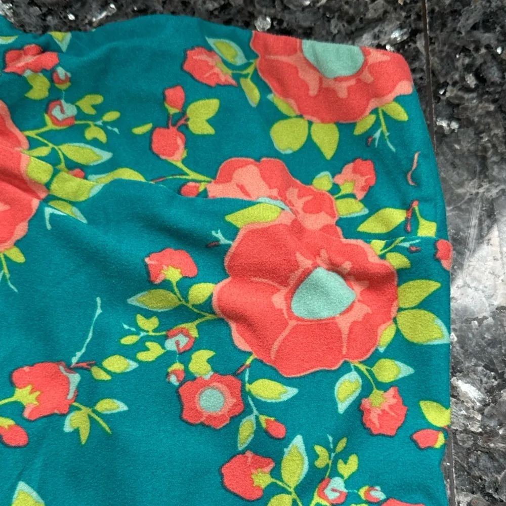 LuLaRoe Tall & Curvy TC Plus Size 1X Teal Blue Green Vibrant Floral Leggings - Image 7