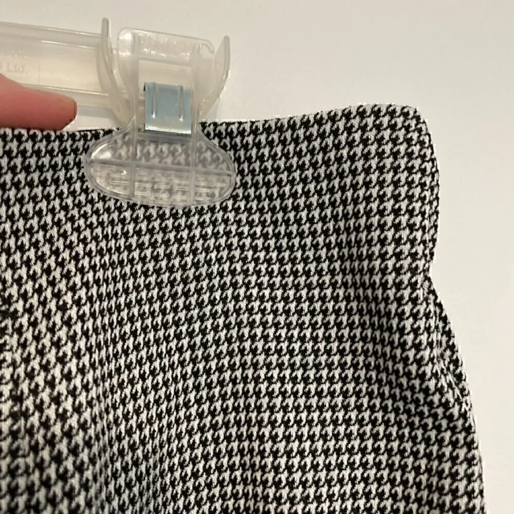 CALVIN KLEIN White Black Houndstooth Pull On Elastic Cropped ? Tapered Leg Pants - Image 6