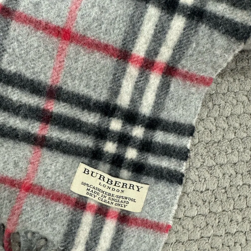 Burberry scarf - Image 3