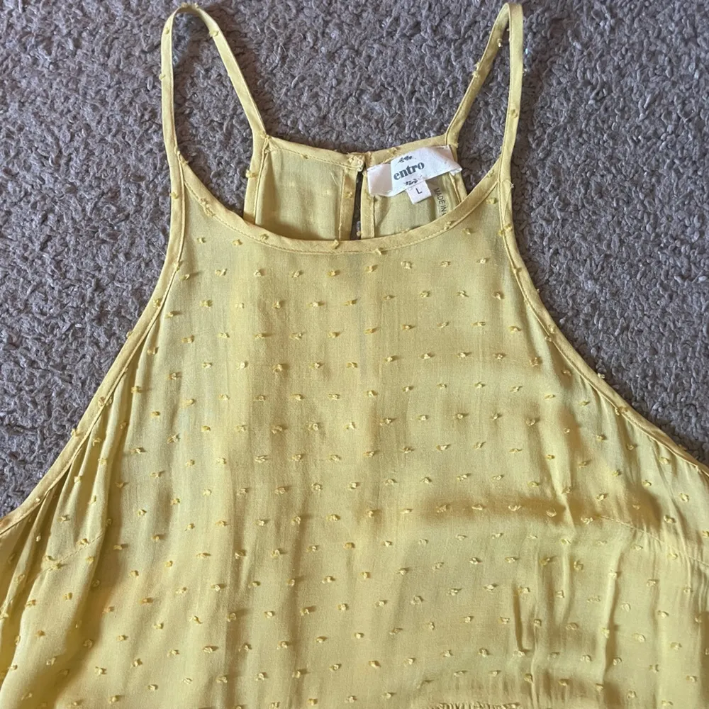 NWOT Halter Ruffle Spaghetti Strap Tank Top Gold Size L - Image 6