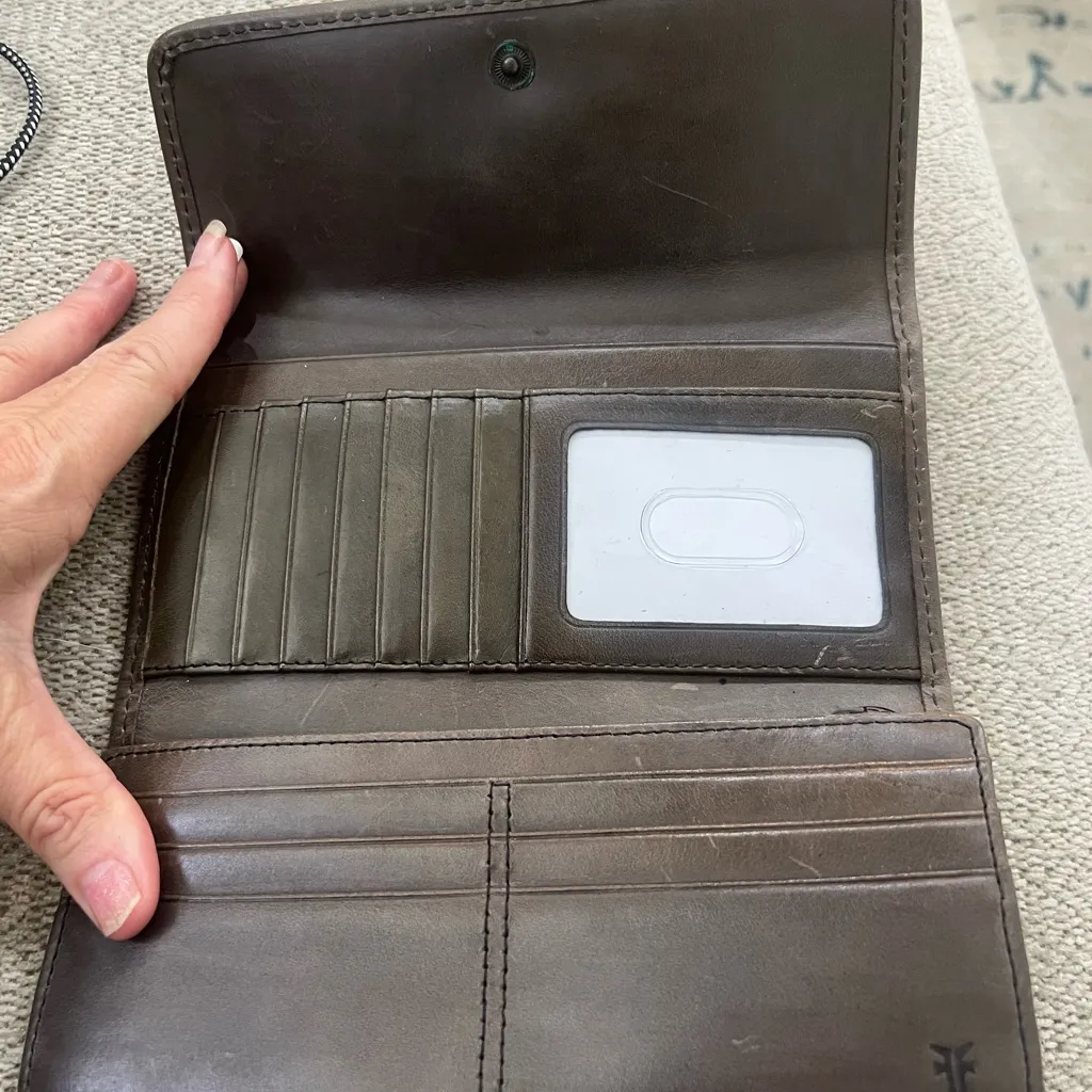 Frye light Brown Leather Wallet - Image 4