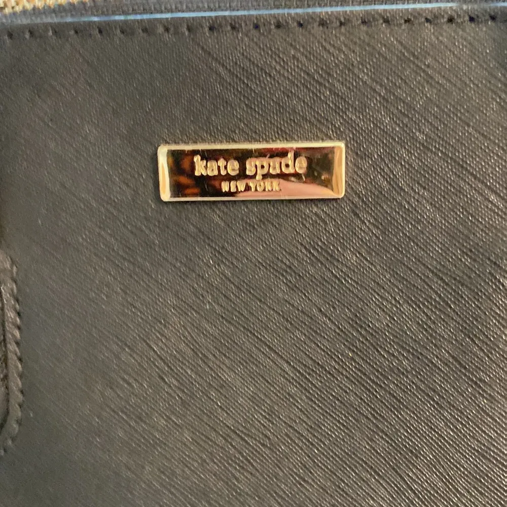 KATE SPADE BAG COLOR BLACK EXCELLENT CONDITION SEE ALL PHOTOS LENGTH 9”WIDE 12” - Image 13
