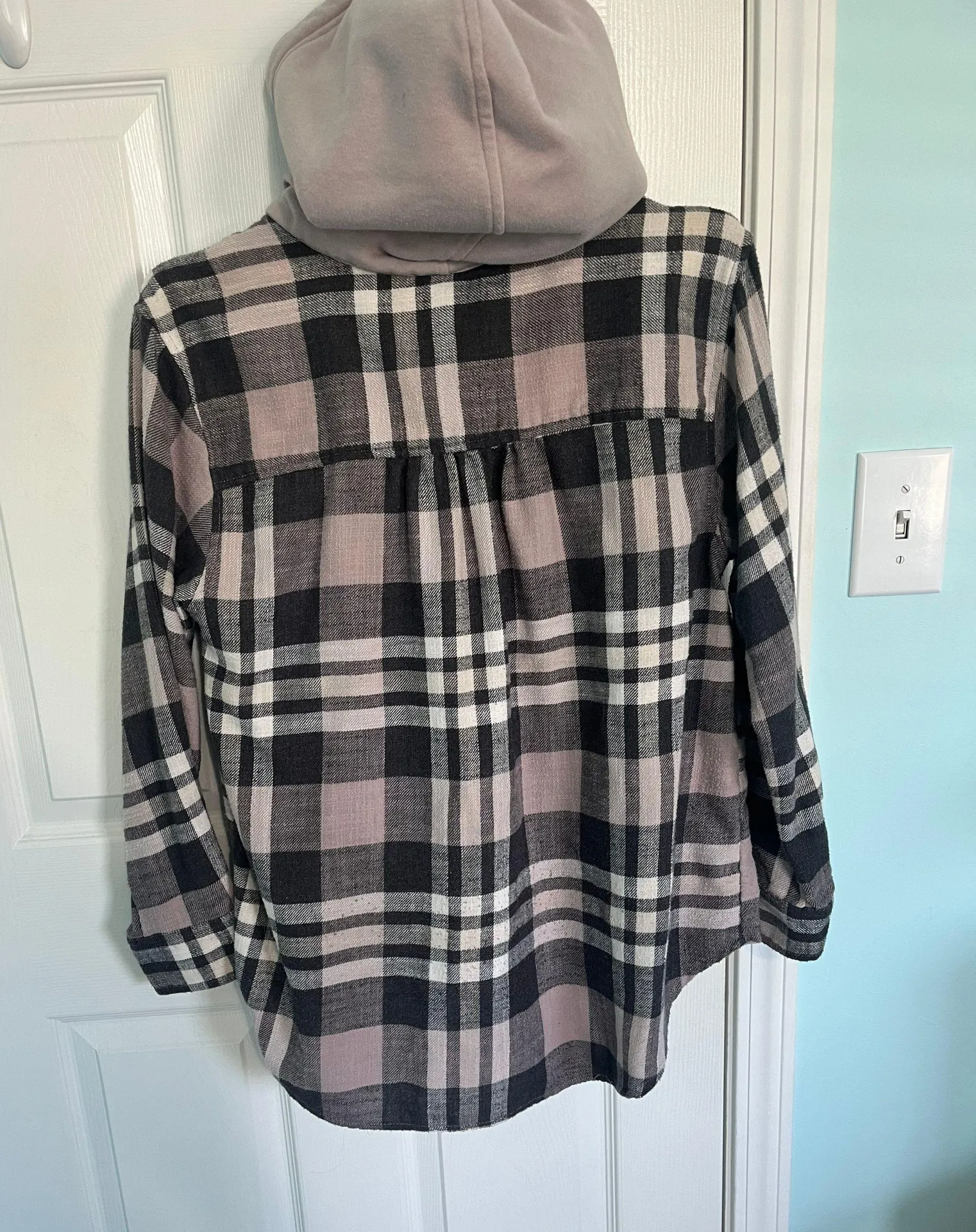 Outfitters Hooded Flannel - Image 2