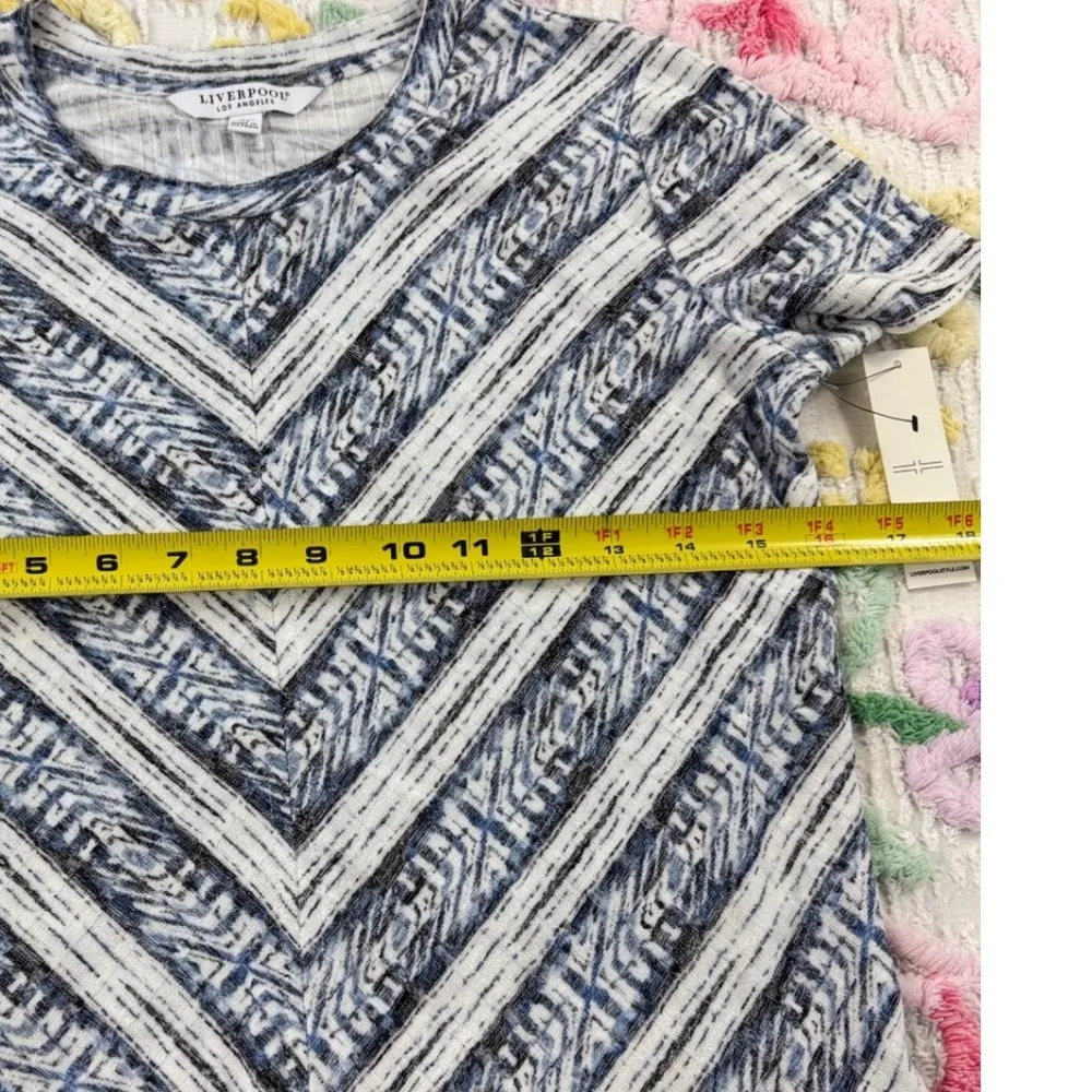 LIVERPOOL Los Angeles Petite XS Chevron Print Short Sleeve Knit Top White Size undefined - Image 4