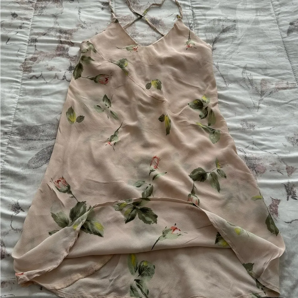 Obey beige floral Y2K spaghetti straps slip dress, size M criss cross back boho - Image 8