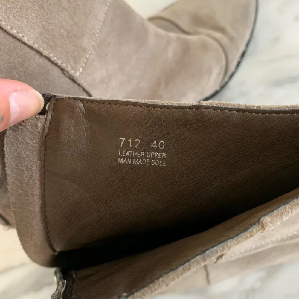 Italian Made Avellini Suede Ankle Boots • Taupe Tan Size 8.5 - Image 7