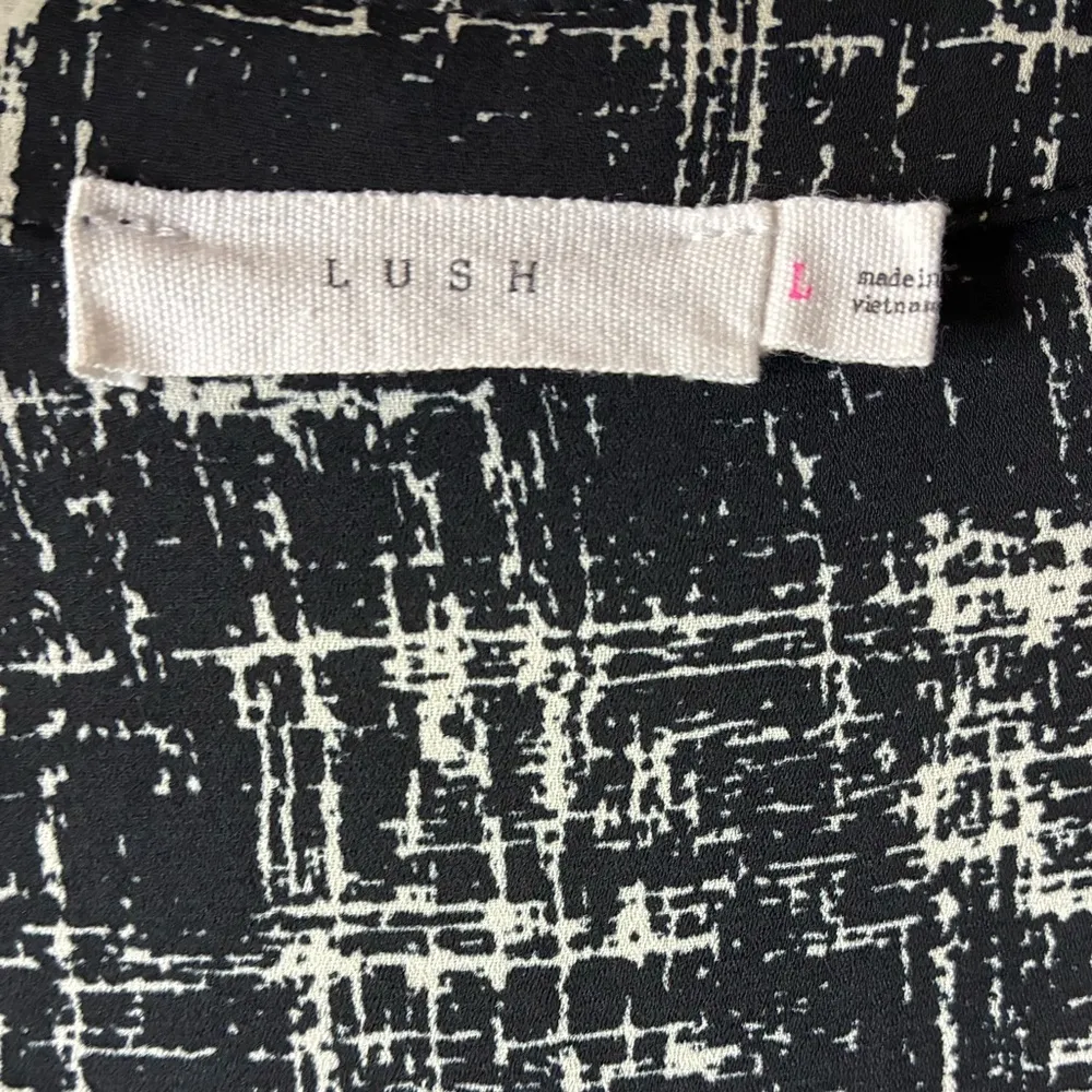 💥Lush Monochrome Black & Ivory Blouse L - Image 11