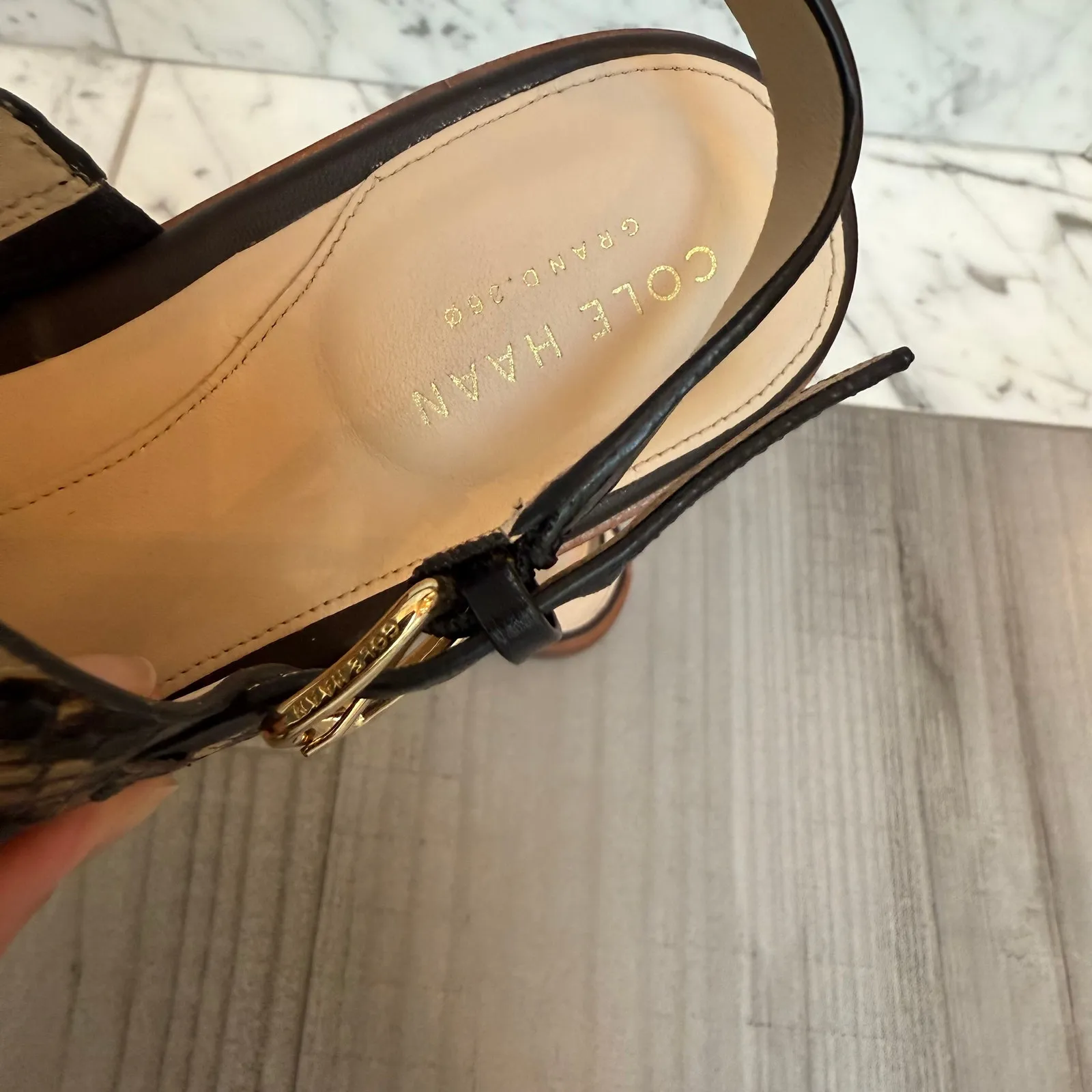 Cole Haan Women's Anica Thong Embossed Snake Print Leather Sandal Flat 8.5 - Image 5