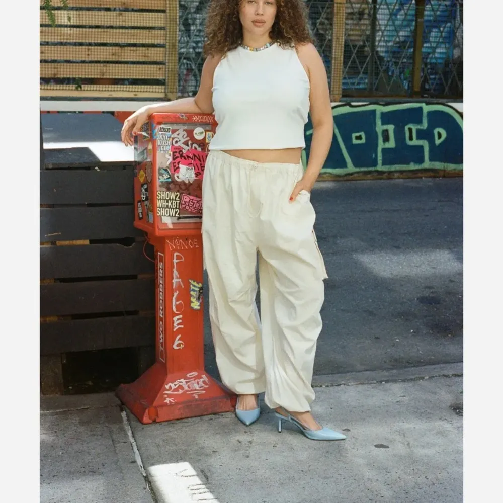 Rewash Women's Cream Cargo Pants - Image 11