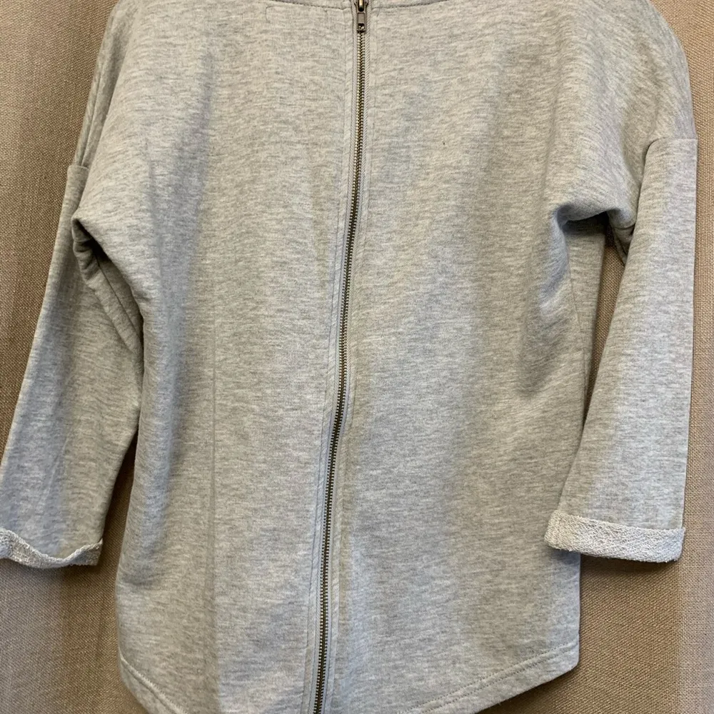 Gray sweatshirt - Image 3