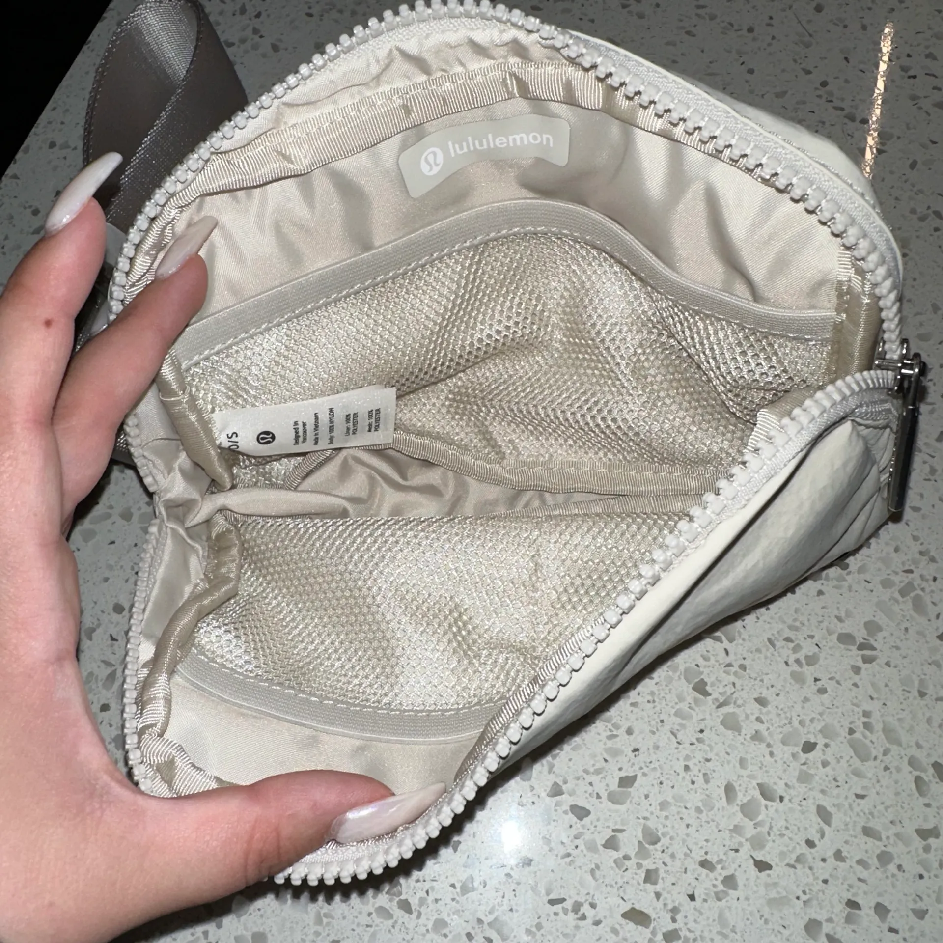 Lululemon White Opal Everywhere Belt Bag - Image 3