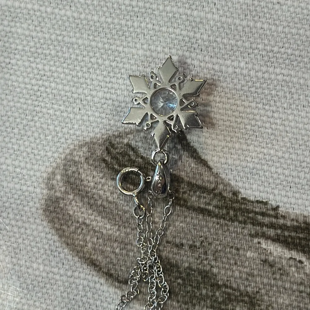 NWT Snowflake Cubic Zirconia 18inch Pendant Necklace Sterling Silver Ornament - Image 15