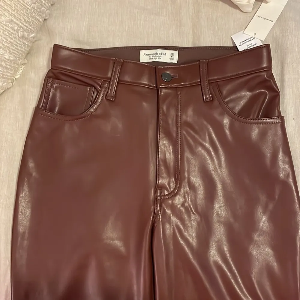NWT // A&F Curve love leather 90’s straight leg pant - dark brown - Image 7