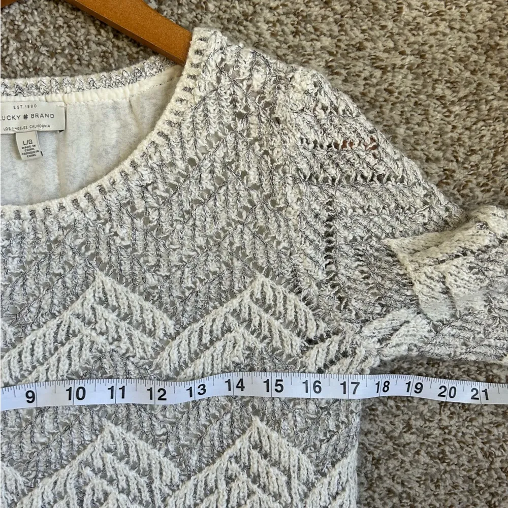 Lucky Brand White Silver Striped Metallic Winter Crew Neck Holiday Sweater Large - Image 6