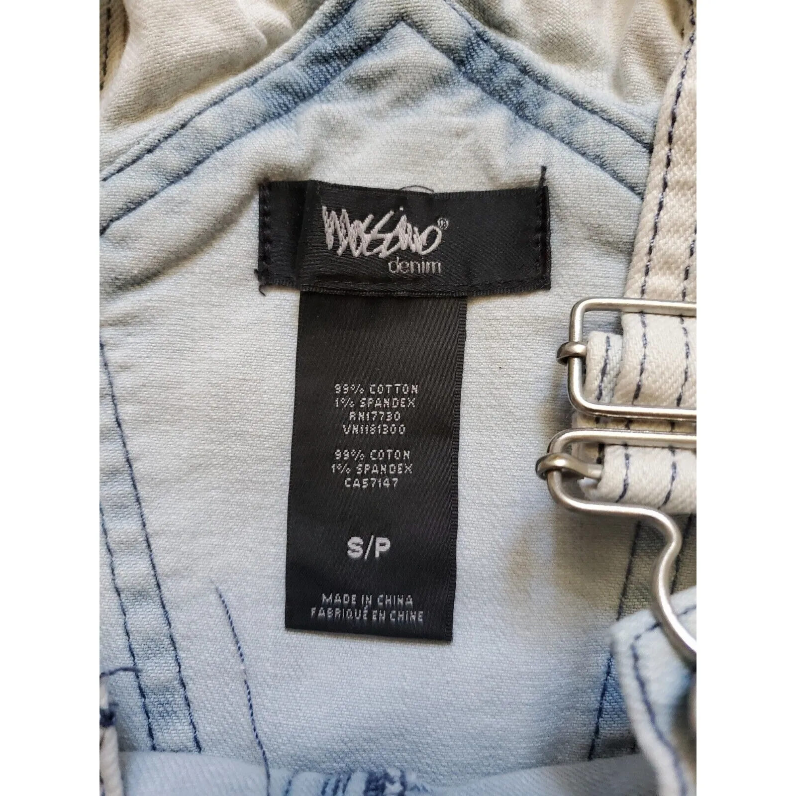 Mossimo Denim White Wash Women Small Overall Jean Shorts Distressed Hem w Pocket - Image 3