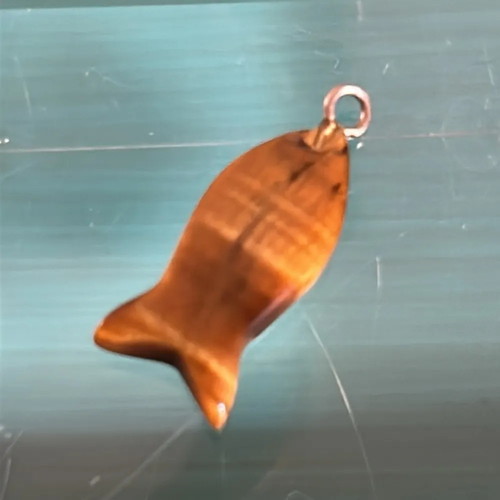 Collection 5 Carved Stone Pendants Fish Wolf Fish Sea Horse Lightening Bolt Purple - Image 2