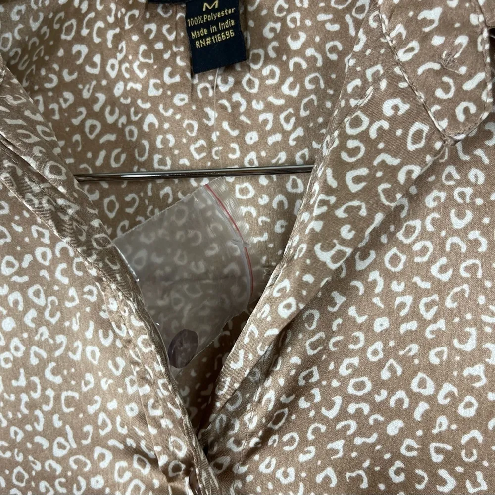 NEW Japna Medium Animal Print Button Down Blouse Top Flowy Office Formal - Image 4