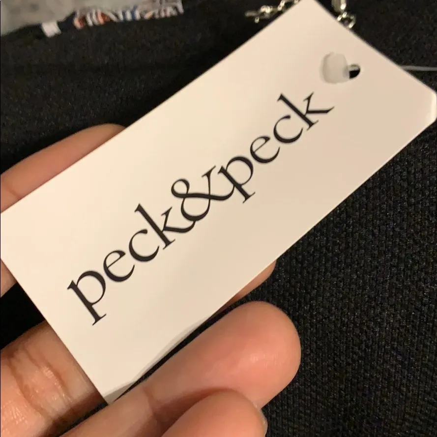 Size L. top. New - Image 2