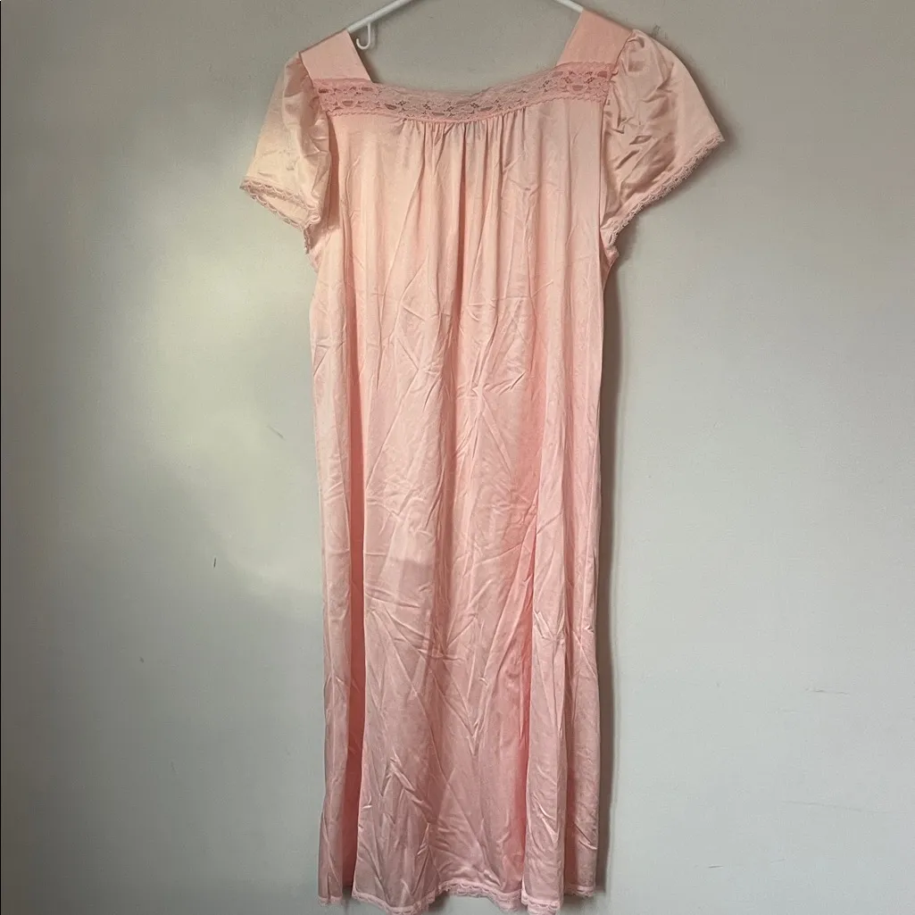 💕 Vintage Vanity Fair Pink Embroidered Rosebuds Lace Nightgown • XS 🔴 - Image 6