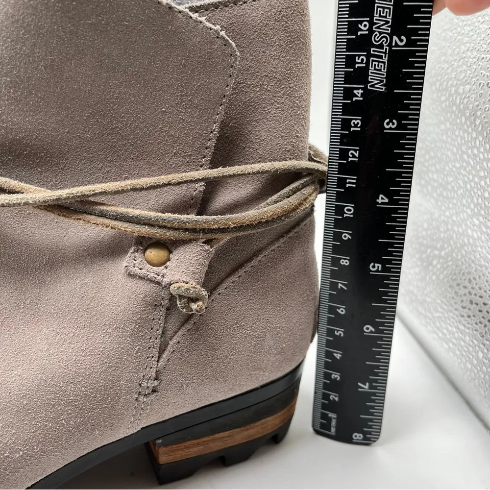 EUC Sorel Women's Farah Short Waterproof Boot Redwood size 7 grey suede leather - Image 2