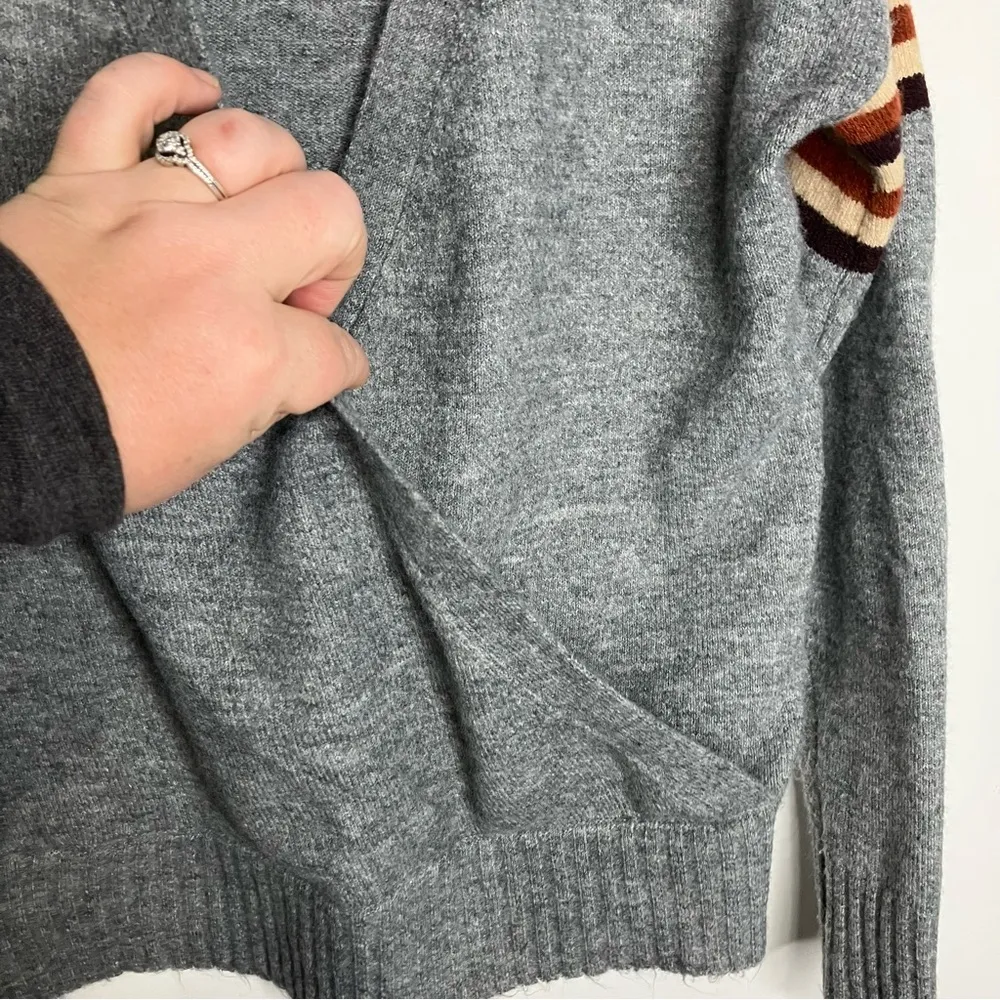 Heartloom gray faux wrap‎ sweater stripe sleeves size XS - Image 4