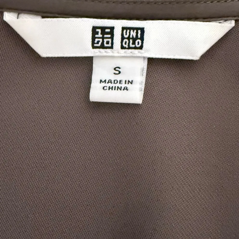 Uniqlo V-Neck Short Sleeve Boxy Blouse Tunic Top Size Small NWOT - Image 7