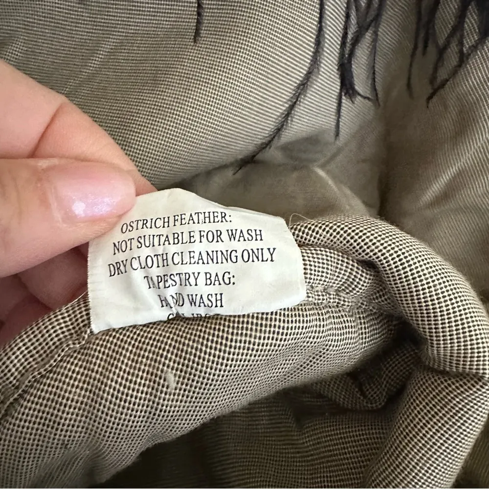 Large pineapple & palm trees tapestry tote bag with black ostrich feathers Tan - Image 7