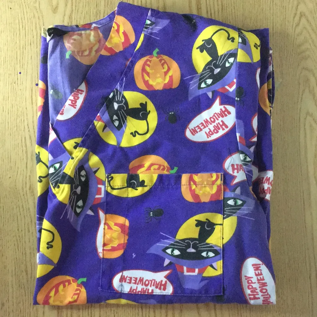 Halloween Cats Pumpkin Scrub Top 3 Pockets Med/Lrg - Image 2