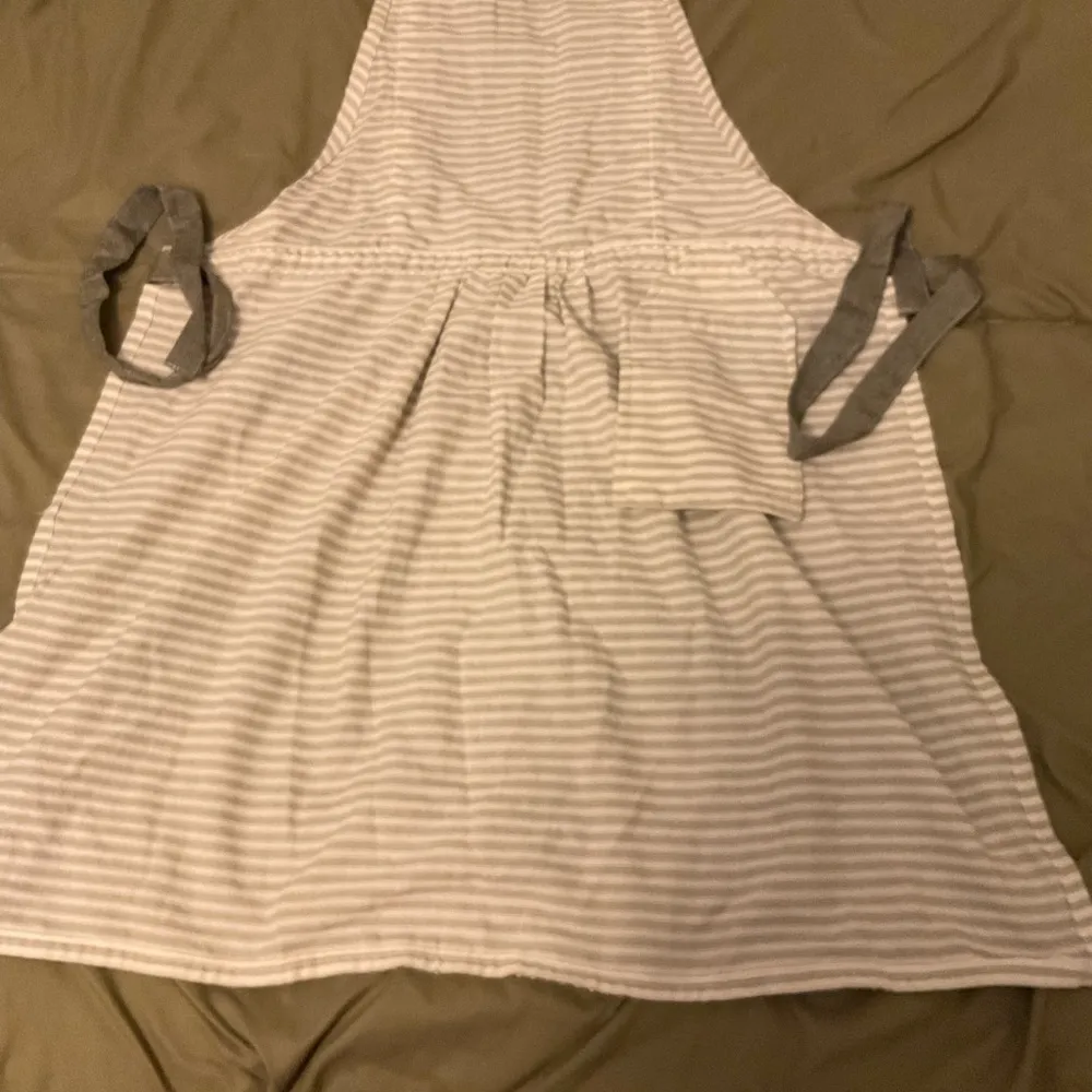 World Market Apron tan/gray nwt Gray - Image 10